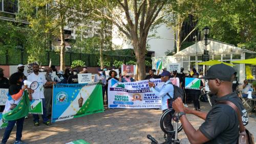 Yoruba nation, Biafra agitators, Reno Omokri mount massive protest against Buhari in US [Videos]