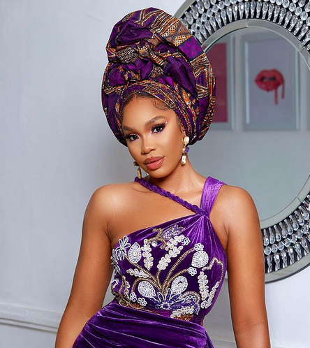 I can’t trust someone who’s friends with everyone-Sharon Ooja