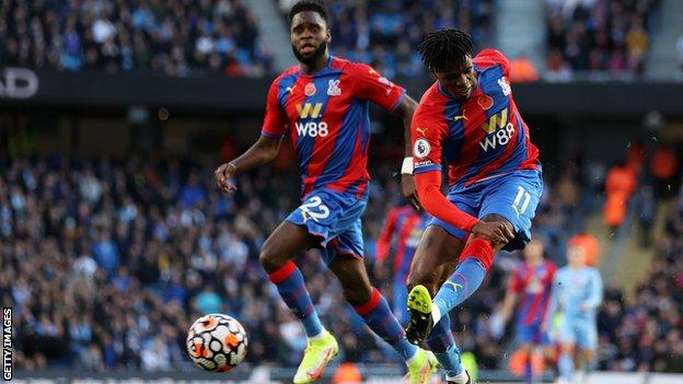 Crystal Palace stun Man City at Etihad Stadium