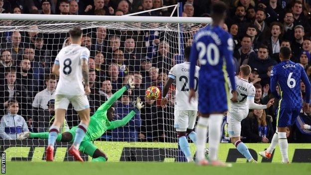 Burnley stun Chelsea to earn draw