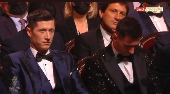 BREAKING: Lewandowski wins best striker of the year award