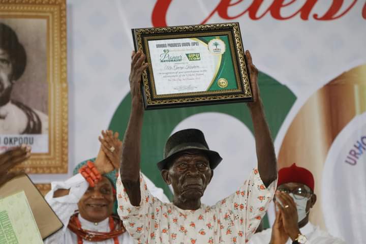 Gate man for over 60 years bags award in Delta [PHOTOS]