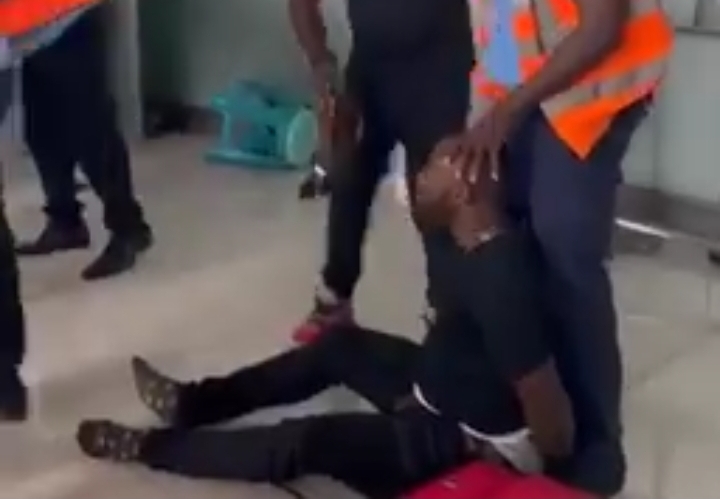 Assault video: How Onyeama, Envoy to Togo, Adesina saved Nigerian passengers