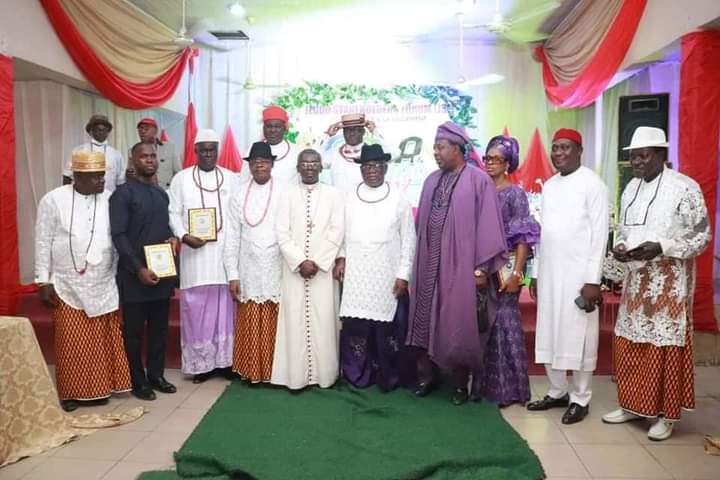 Augoye bags Distinguished Service Award