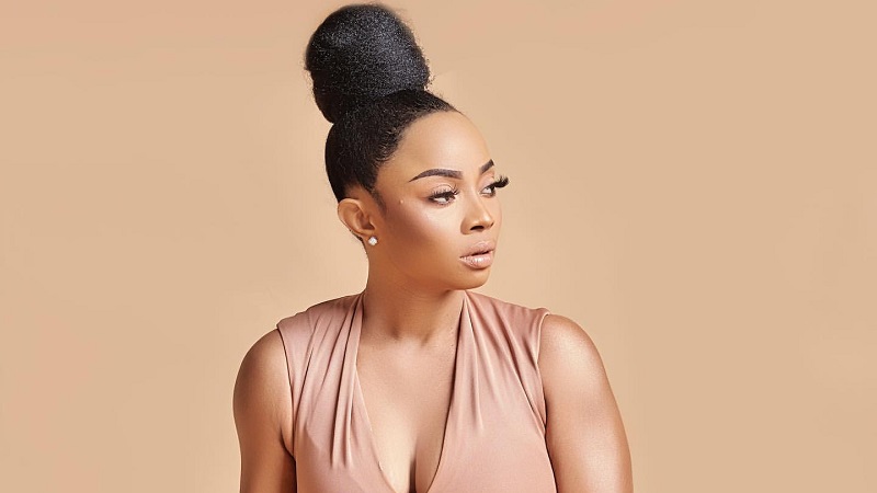 Toke Makinwa sends message to ladies on what to do in December