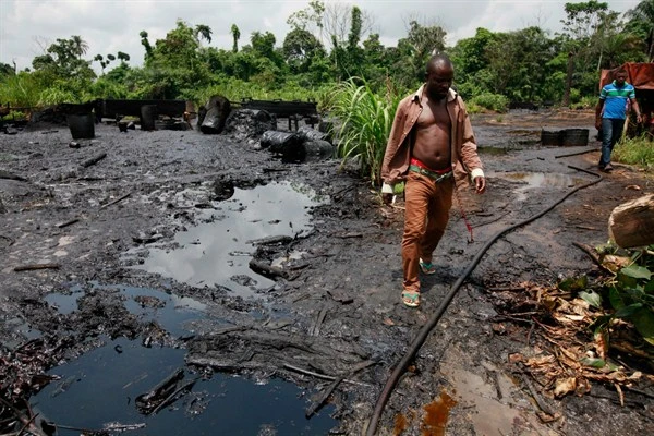 Oil theft: EU, NNPC officials, JTF visit illegal refining sites