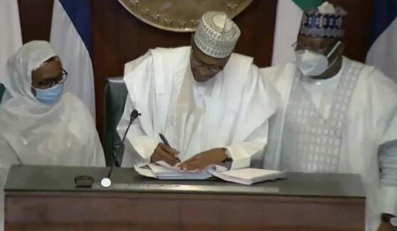 BREAKING: President Buhari assents to Electoral Act Amendment Bill