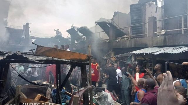 Fire engulfs Ladipo market in Lagos