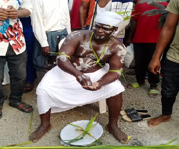 DAY 3: Itsekiri youths mount blockade at Shell facility