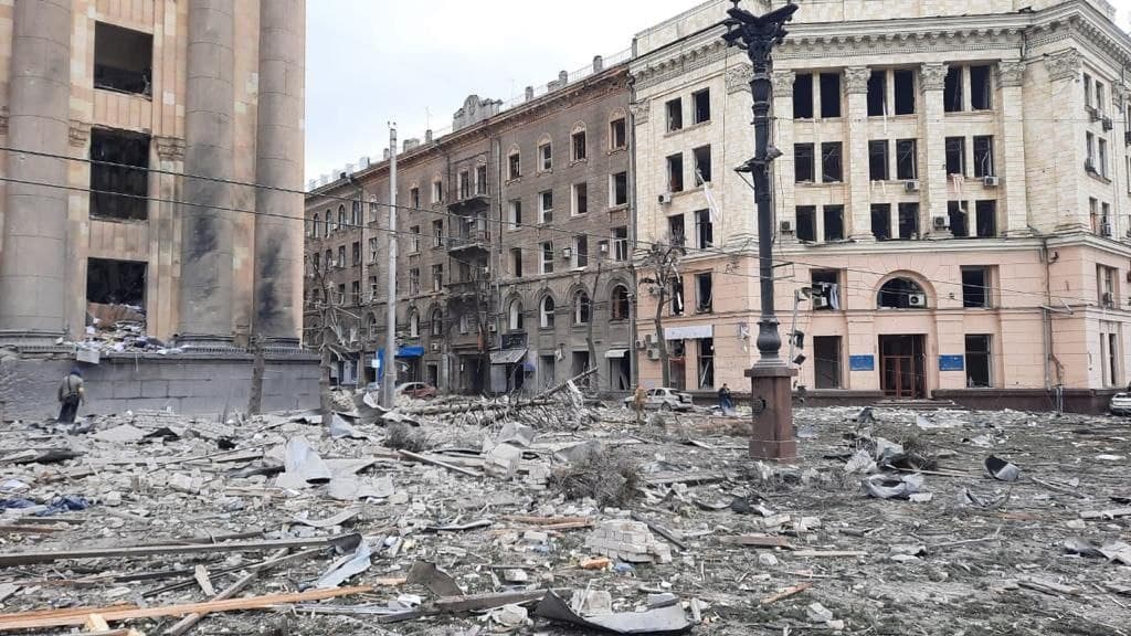 Russian bombs  rock government building in Kharkiv city