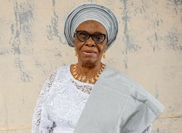 Oba Oniru loses mum