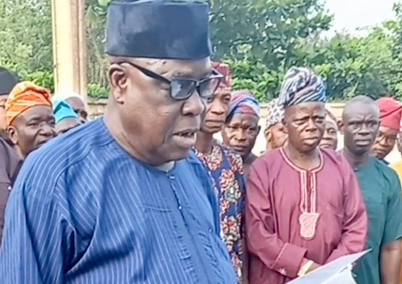 Oyo APC swears-in Gbadamosi as factional chairman