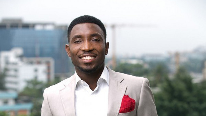 Twitter users knock singer  Timi Dakolo for performing at  Atiku’s Presidential declaration