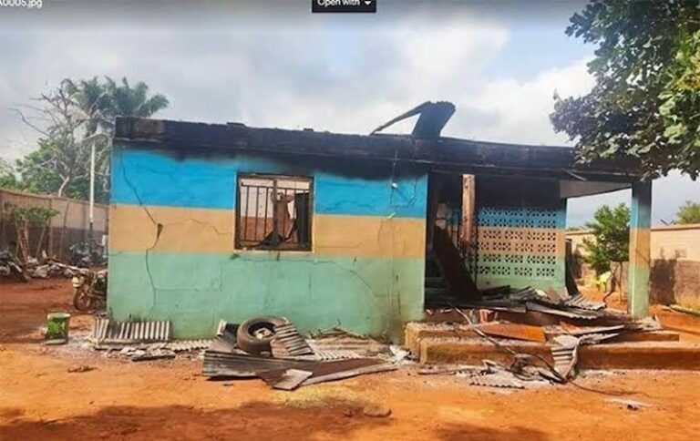 KOGI:  Gunmen kill three policemen in an attack at Ogaminana police station