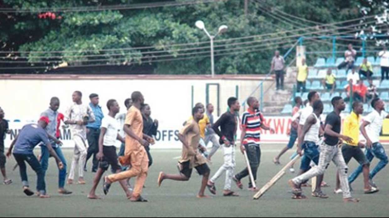 NPFL: Kano pillars fans attack Nasarawa united players, vandalize team bus