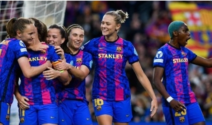 FC Barcelona whip Wolfsburg before another women’s football record crowd