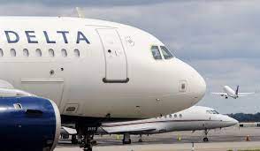 Delta Airline pilots successfully land jet after cockpit windshield shattered