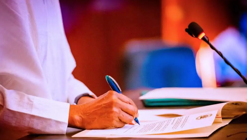 Buhari signs Executive Order 11 on maintenance of national public buildings