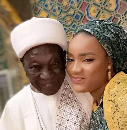 Emir of Daura marries 22 years old Lady at 91