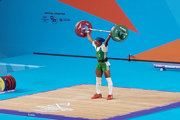 Commonwealth Games: Nigeria’s Olarinloye wins first gold medal, set record