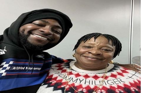 Davido shares moment with Wizkid’s mum