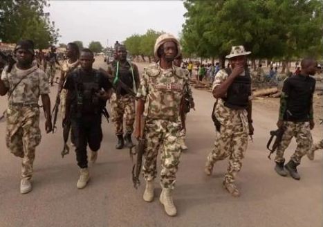 Soldiers nitpick over alleged unpaid July salaries