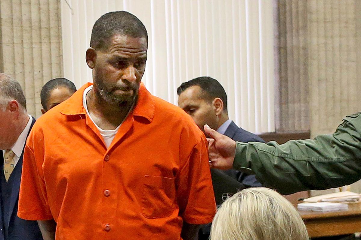 CHILD PORN CASE: Prosecutors rest in R. Kelly’s trial-fixing