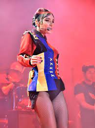 Turkish pop star, Gulsen Colakoglu jailed over joke about religious schools