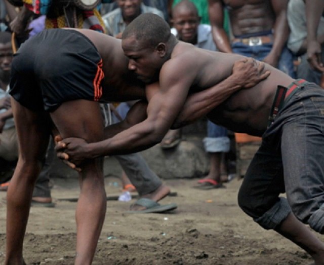Car crushes two men to death while fighting on Lagos-Ibadan expressway