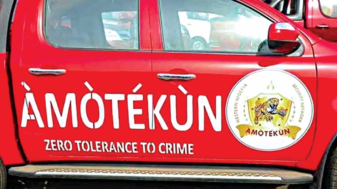 Akeredolu pleads with FG to allow Amotekun carry weapons
