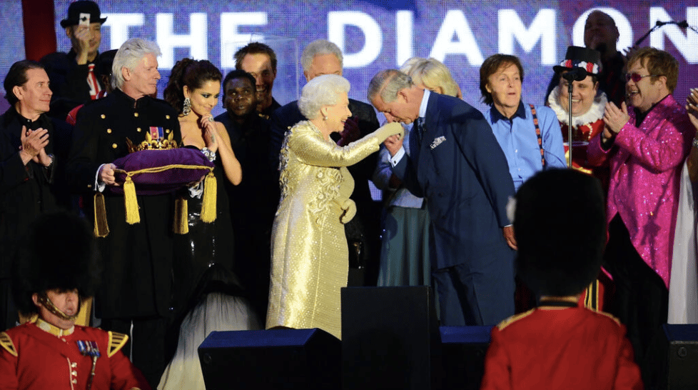 Bill Clinton, Bill Gates, entertainment world describe Queen Elizabeth II as “a woman of importance” (TRIBUTES)