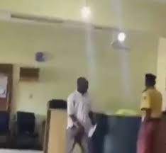 Drama as LAUTECH graduate returns certificate for refund of school fees  (VIDEO)