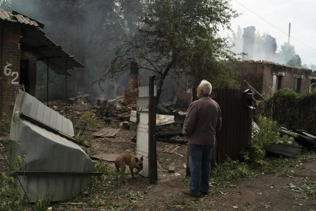 10 people die in Eastern Ukraine towns after hit in overnight strikes