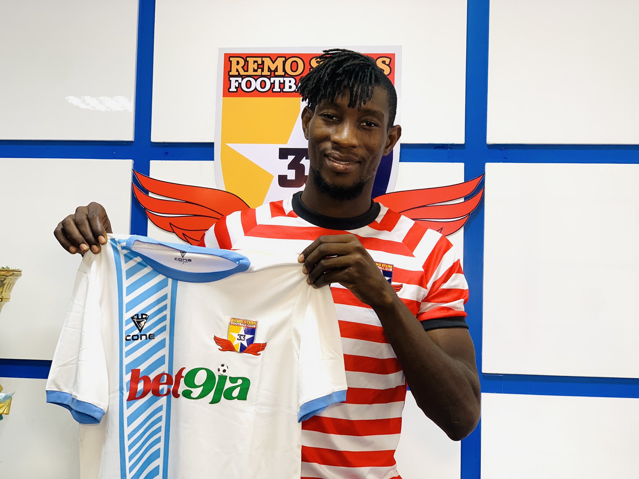 Remo Stars sign Ghanaian defender, Franck Kwame from AS Douanes