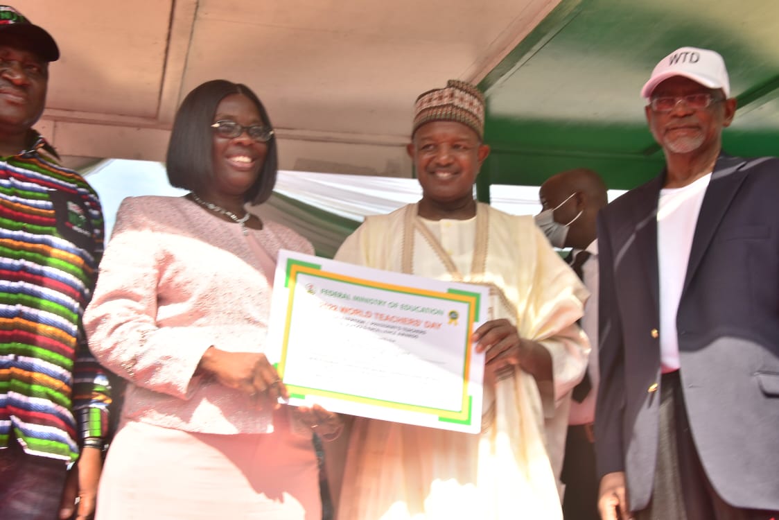 Teachers Day: Engr Opute of FGGC Ikot Obio Itong emerges Best sch Administrator 1st runner up