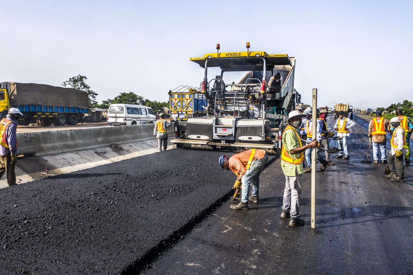 FG assures travelers of completion of Lagos-Ibadan Expressway in December