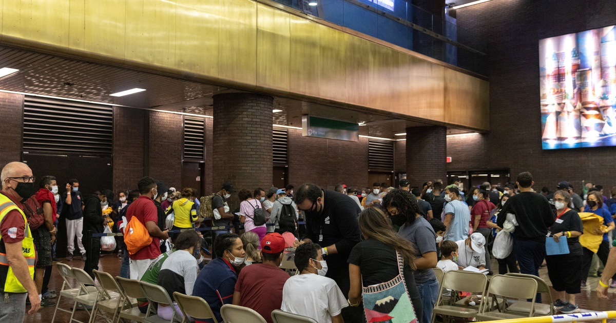 New York mayor declares state of emergency over thousands of migrants