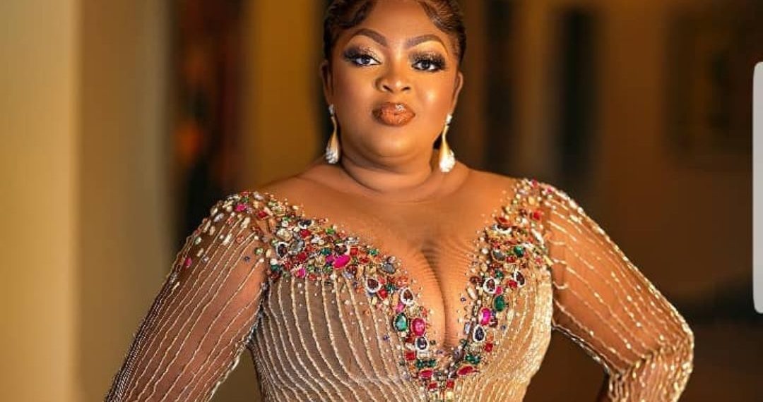 Netizens jab Eniola Badmus for breaking news of Davido son’s death earlier
