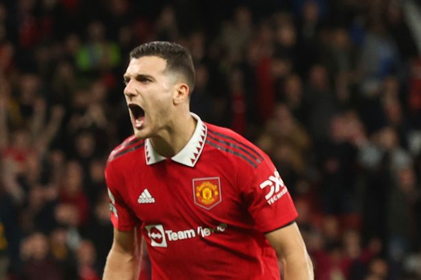 Jorge Mendes offers Man Utd fullback to Barca