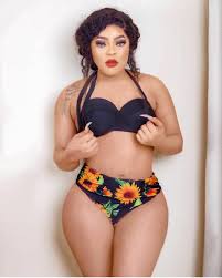 “Until I spread my kpekus on air before una believe”- Bobrisky tells Nigerians doubting her gender