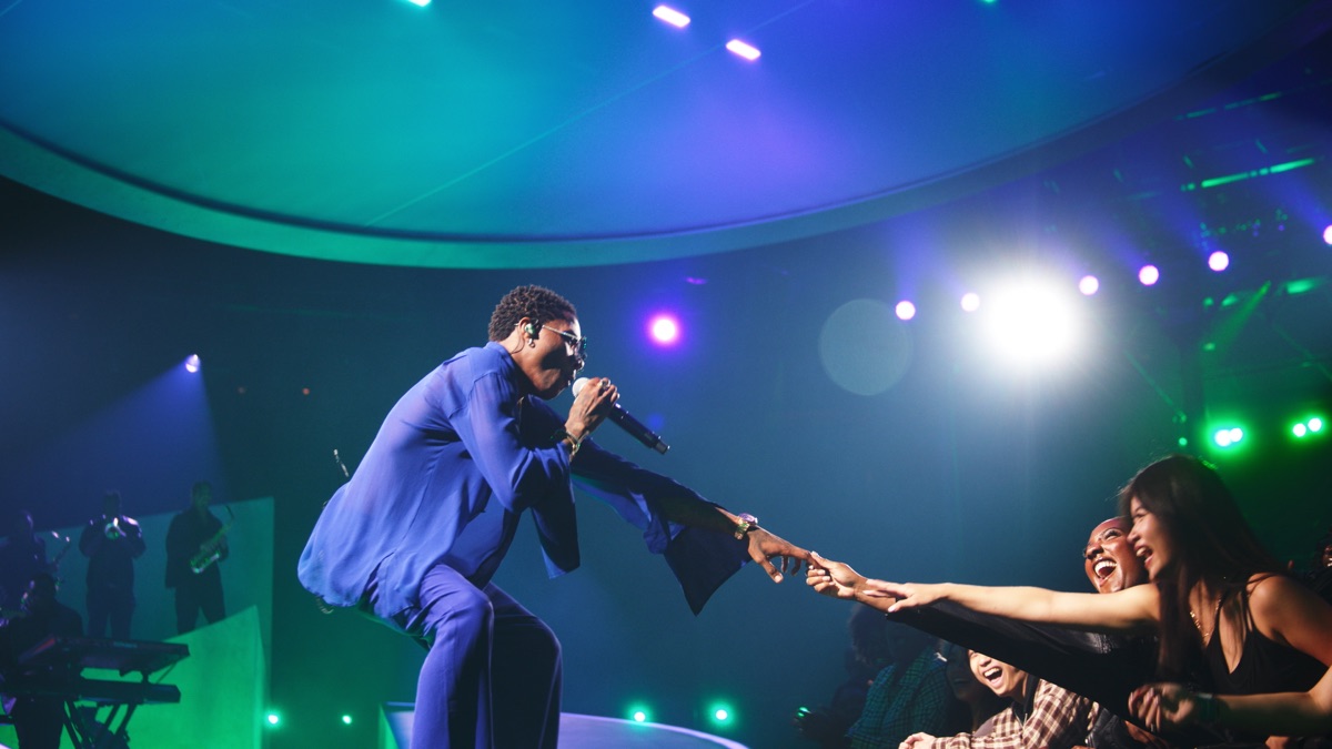 Wizkid, Ayra Starr exclusive UK live performance cause commotion online
