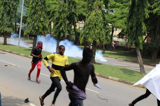 Communal clash in Bayelsa state leaves two injured as hoodlums loot shops, destroy properties