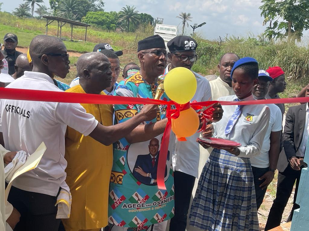 Photos: Omo-Agege commissions projects in alma mater