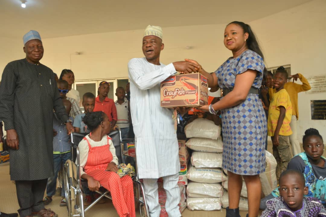 Christmas: House Press Corps splashes gifts, food items on Abuja Orphanage+Photos