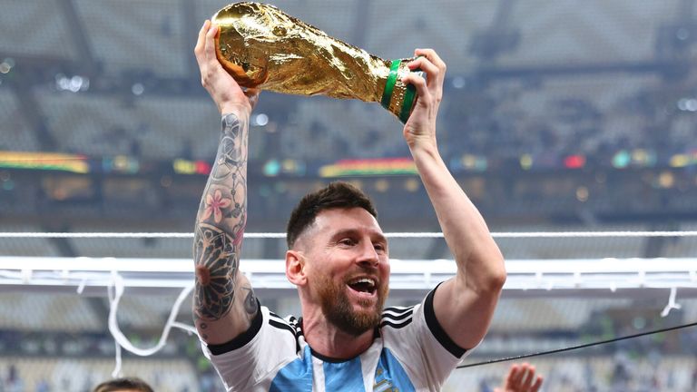 I’ll reduce my salary to bring Messi to Aston Villa – Martinez
