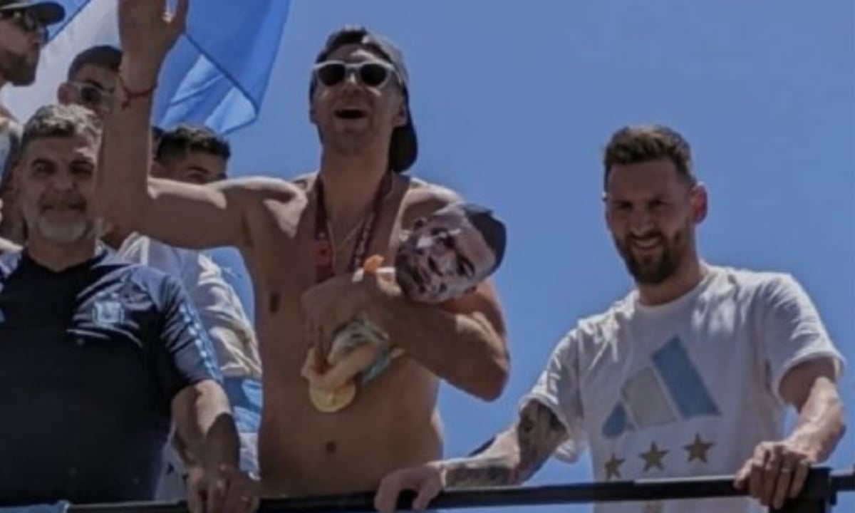 Photo: Argentina’s Martinez mocks Mbappe again, carries a doll with his face