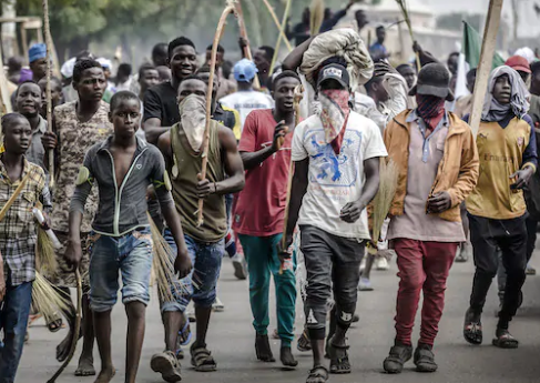 Former Benue governor’s house, Aper Aku set ablaze by hoodlums
