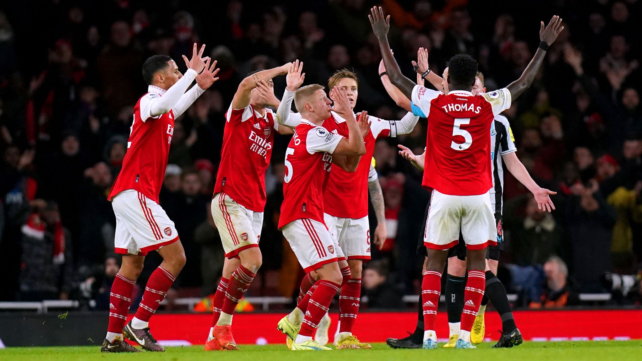 EPL: How Arsenal defeated Manchester United 3-2 to remain top of the log