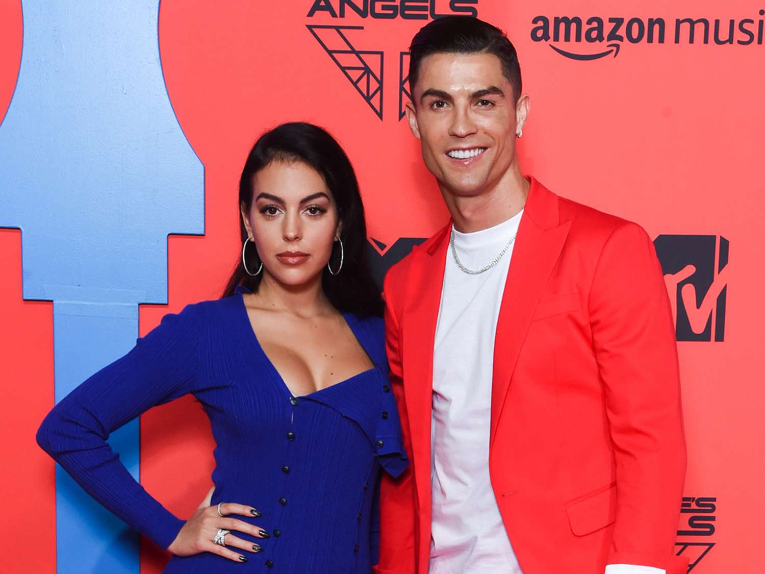 Saudi Arabia set to bend marriage laws for C.Ronaldo, girlfriend