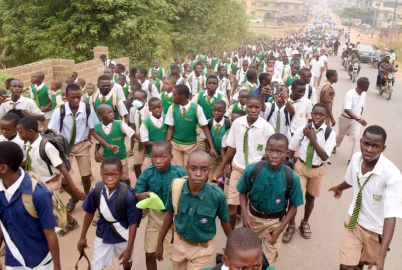 PHOTOS/VIDEO: Ex-President Obasanjo embarks on 18km walk